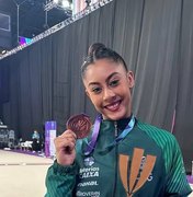 Ginasta Bárbara Domingos fatura bronze em etapa da Copa do Mundo