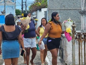 Prefeitura realiza credenciamento de ambulantes para o Dia de Finados em Maceió