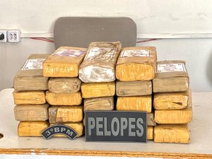 Pelopes apreende 23 quilos de maconha em residência abandonada na periferia de Arapiraca