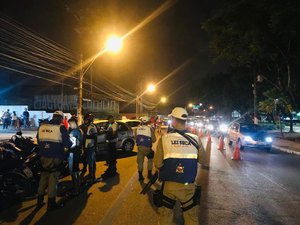 Treze condutores foram retirados de circulação em Lei Seca no Jaraguá Folia