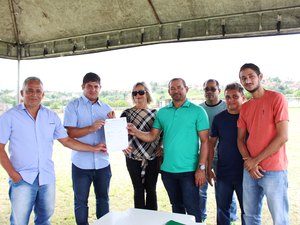 Ordem de serviço de estádio de futebol é assinada em Porto Calvo