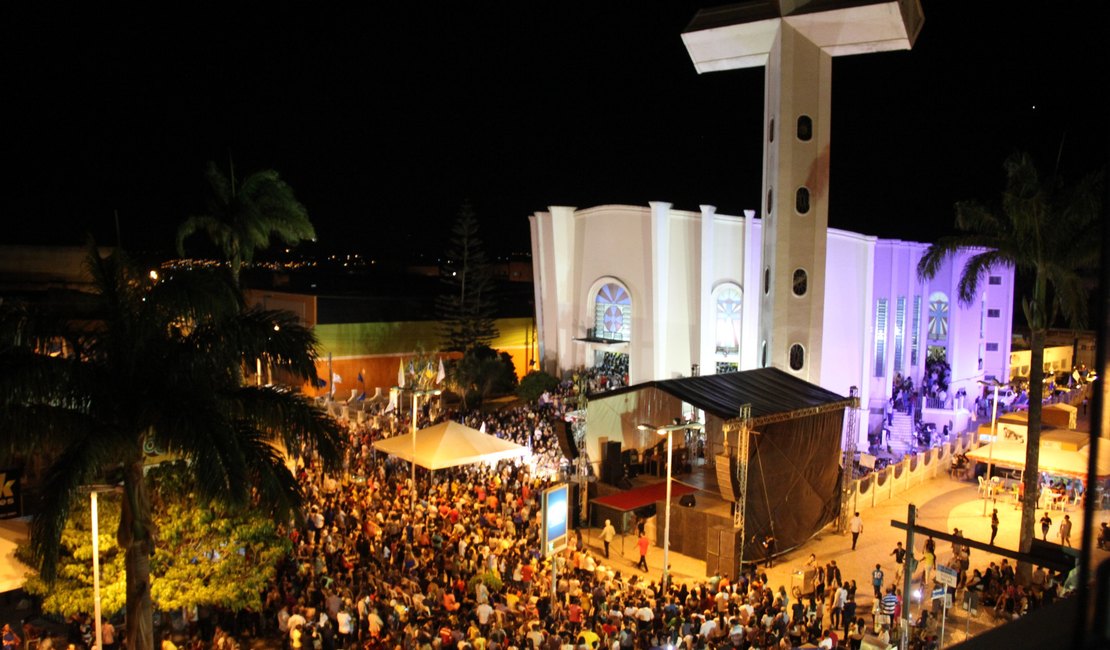 Padroeira: festa reúne multidão de fiéis em Arapiraca