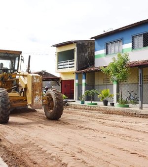 Prefeitura de Maragogi inicia pavimentação de rua de Barra Grande