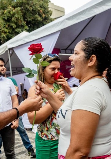 Rodrigo Cunha celebra Dia das Mães com mulheres em Arapiraca
