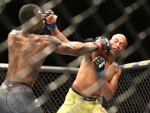 Anderson Silva é derrotado por Israel Adesanya no UFC 234, na Austrália