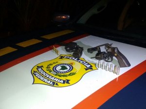 PRF prende dupla suspeita de praticar assaltos na BR 101