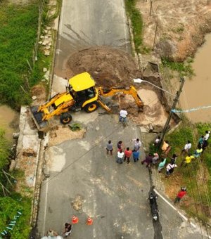 Chuvas danificam pontes de rodovia estadual e de estrada na zona rural de Penedo