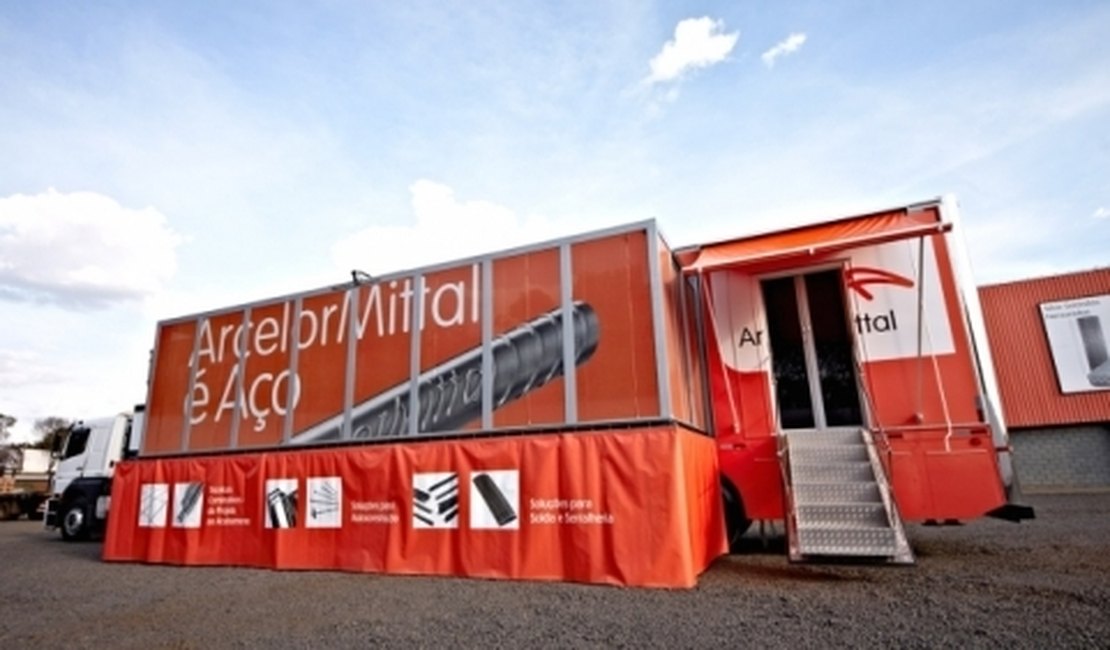 Caminhão escola da ArcelorMittal capacita cerca de 200 profissionais da construção civil