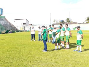 Coruripe inicia treinos com 22 jogadores no elenco