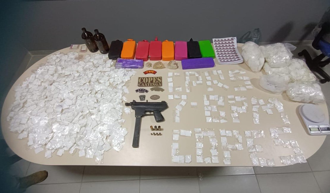 Em Sertão, Polícia apreende metralhadora artesanal e 20kg de drogas