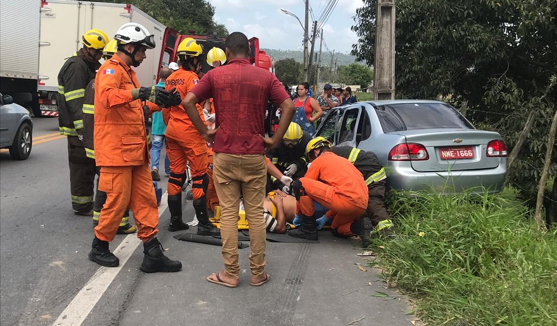 Homem passal mal e causa acidente na BR 316, em Satuba 