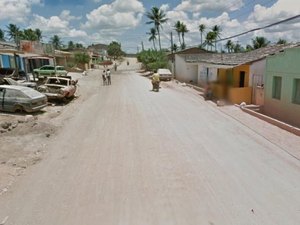 Carro estacionado em frente à residência é furtado