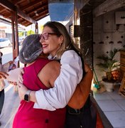 Quanto mais Júlia Nunes cresce nas pesquisas, mais fakes tentam atingir sua imagem
