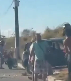Veículo sai da pista e deixa duas pessoas feridas na Rota do Mar, em Maceió