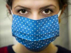 Autoridades de saúde passam a recomendar máscara de pano