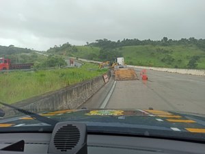 Rodovias federais liberadas: Apenas o km 182 da BR 101 continua com uma faixa interditada em Junqueiro