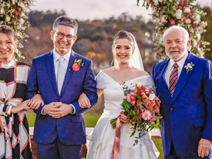 Advogada arapiraquense casa-se com senador e tem Lula e Caetano como padrinhos de casamento