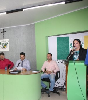 Vereadores repudiam ausência de diretores da Frigovale em audiência pública