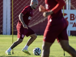 ​CRB foca em reação na Série B e Guilherme Pato projeta briga pelo acesso: 'Trabalhamos duro'