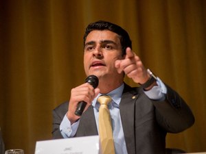 JHC agradece a prefeita, Tainá Veiga, por assegurar os 60% do FUNDEF para os Professores
