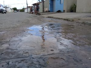Clientes podem informar vazamentos ou falta de água pelo site da Casal