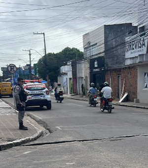 Parada Obrigatória: PM flagra mais de 40 veículos desrespeitando sinalização de trânsito em cruzamento