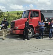 PCAL atua para em operação integrada fiscalizar caminhões-tanque em Alagoas