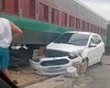 Carro é atingido por trem ao tentar atravessar linha férrea em Rio Largo