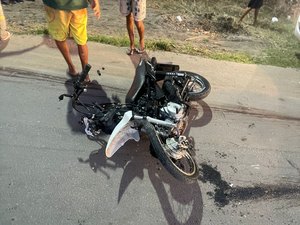 Colisão entre ônibus e motocicleta deixa jovem morto em Maragogi