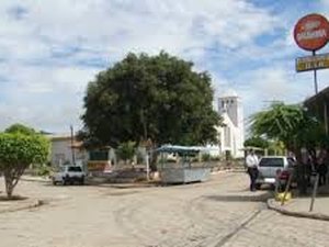 Populares tentam espancar suspeito de estuprar criança