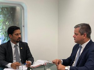 Rodrigo Cunha se compromete a investigar alta do preço dos combustíveis em AL