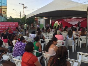 Mulheres participam do Outubro Rosa em Feira Grande
