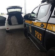 PRF prende traficante com mais de 10kg de maconha na mala do carro