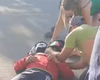 Homem cai de moto e desmaia na Rua Benjamim Freire em Arapiraca