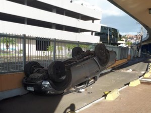 Maceió tem dois capotamentos nas primeiras horas da manhã