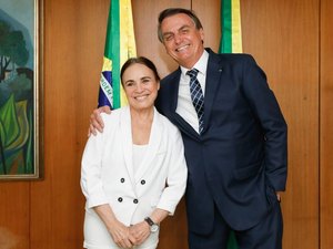 Após dia tenso, Regina Duarte vai conversar com Bolsonaro nesta quarta-feira