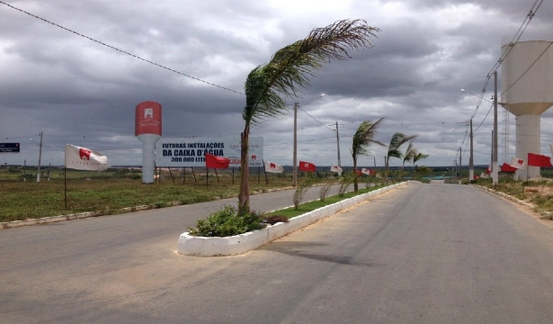 Assaltantes roubam carro e espancam vítima em Arapiraca