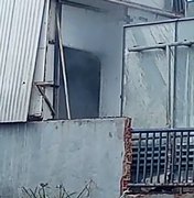 Vazamento de amônia é registrado em fábrica de gelo no bairro do Jaraguá