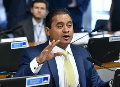 Senador Weverton Rocha é alvo da PF em operação sobre fraudes no INSS