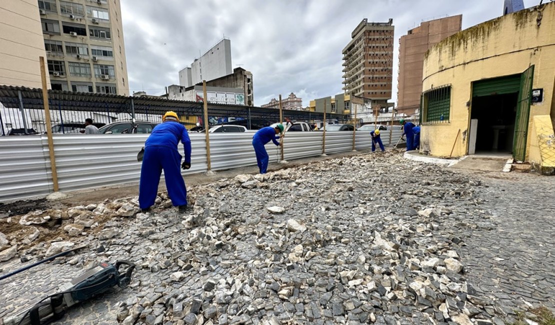 Obras de manutenção são realizadas no Centro de Maceió