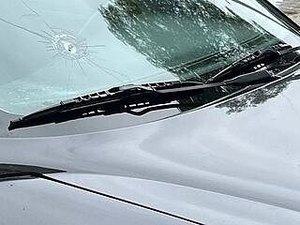 Carro de servidora terceirizada é vítima de disparo de arma de fogo dentro da Ufal