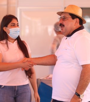 Prefeito de Rio Largo acompanha vacinação de pessoas acima de 45 anos