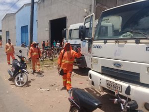 [Vídeo] Garis paralisam coleta mais uma vez em Arapiraca 