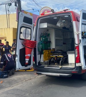 Colisão entre motos deixa jovem ferida na orla da Praia de Maragogi