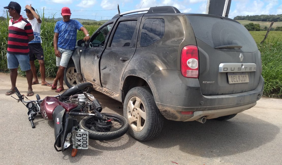 Acidente de trânsito deixa homem ferido em Porto Calvo