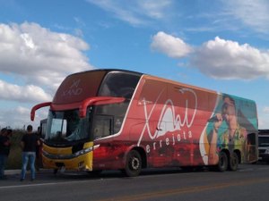 Acidente com ônibus da banda Aviões do Forró deixa uma pessoa morta