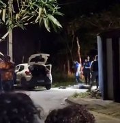 Homem é morto a tiros dentro de carro em conjunto habitacional de Rio Largo