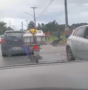 [Vídeo] Colisão entre motocicletas deixa dois feridos em Marechal Deodoro