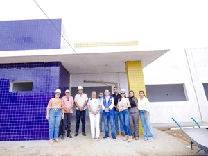 Obras do CRAS Dom Fernando Iório entram na fase final e recebem visita da prefeita e secretários