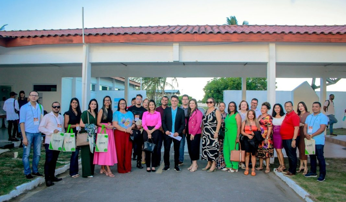 Escola em Tempo Integral de Penedo impressiona gestores da Educação de outros municípios alagoanos